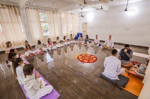 best yoga and meditation centre in rishikesh